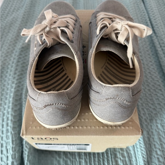 Taos Star Grey Wash Canvas Sneaker - Picture 4 of 6